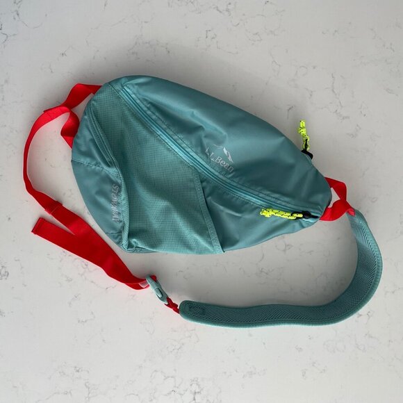 L.L.Bean Stowaway Sling Pack Polyester Zip Bag Soft Juniper Red Strap Sz OS NWOT - Picture 2 of 14